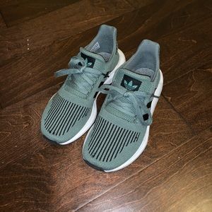 ADIDAS SWIFT RUN SHOES
